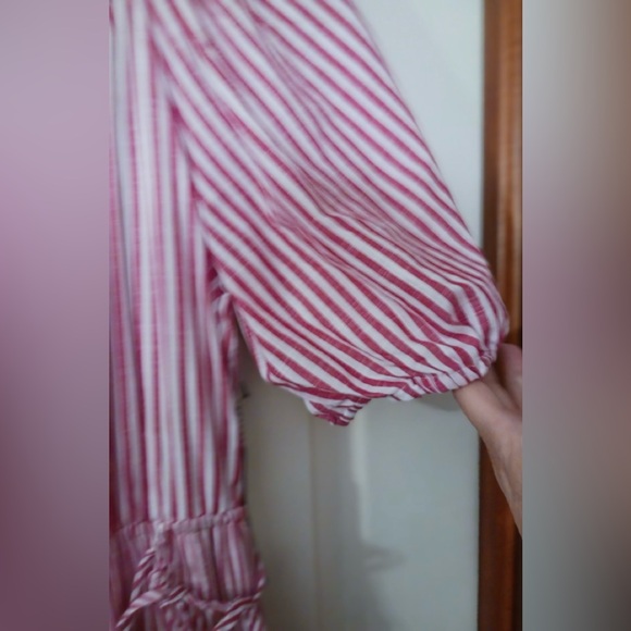 Women’s Draper James Pinstriped Flowy Dress - Picture 7 of 7